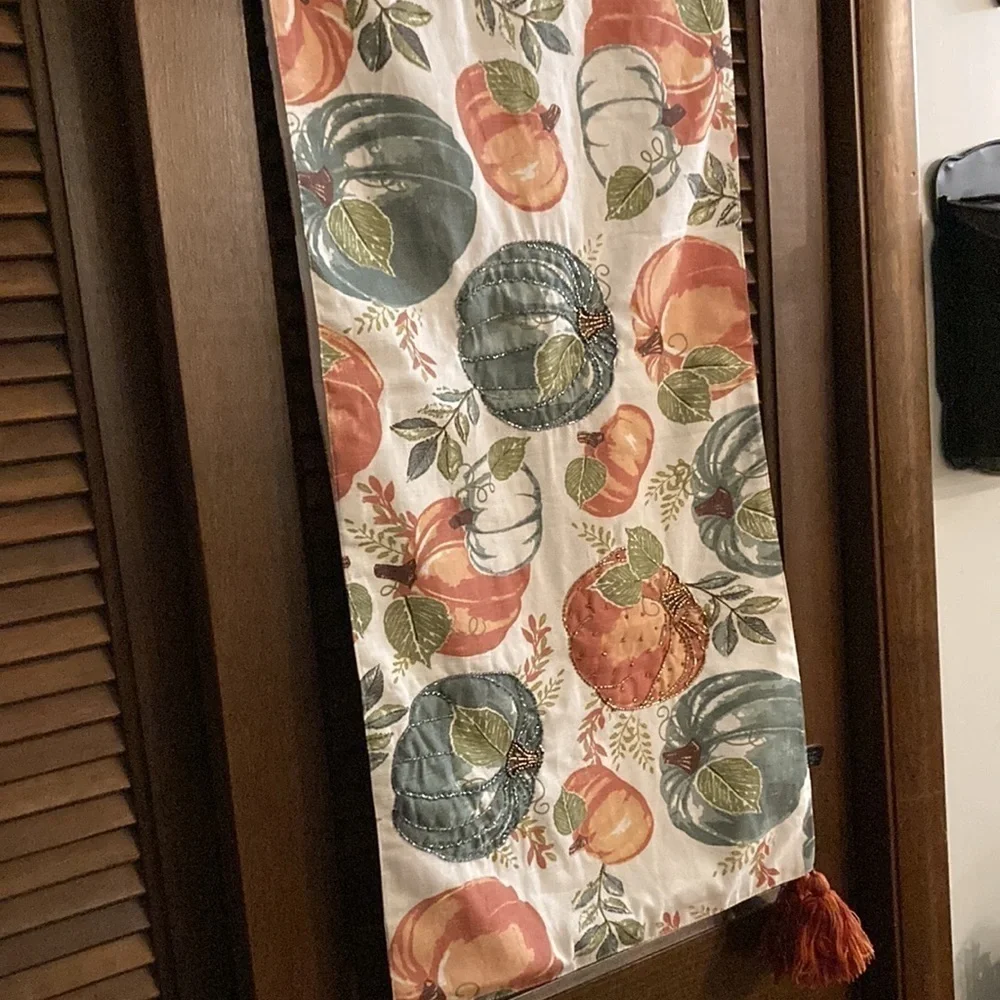 NWT! Rachel Roy PUMPKIN TABLE RUNNER w/Bead Embellishments FALL OR THANKSGIVING